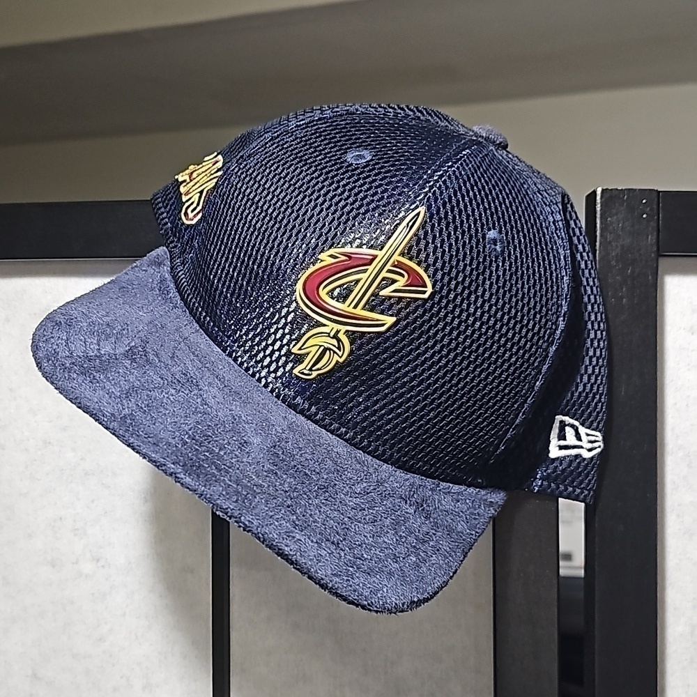 Cleveland Cavaliers Suede‎ Brim Snapback Hat